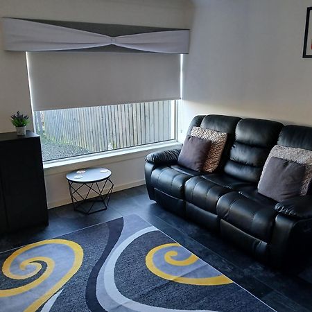 The Cottage - Hot Tub - Nr Glasgow - Self Check-In Coatbridge Exteriér fotografie
