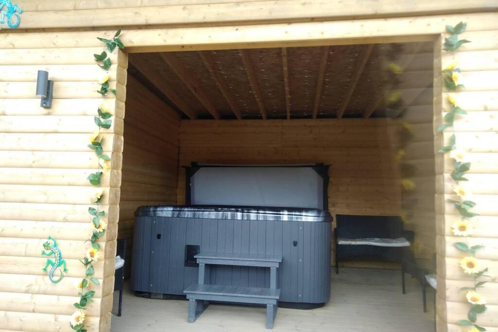 The Cottage - Hot Tub - Nr Glasgow - Self Check-In Coatbridge Exteriér fotografie