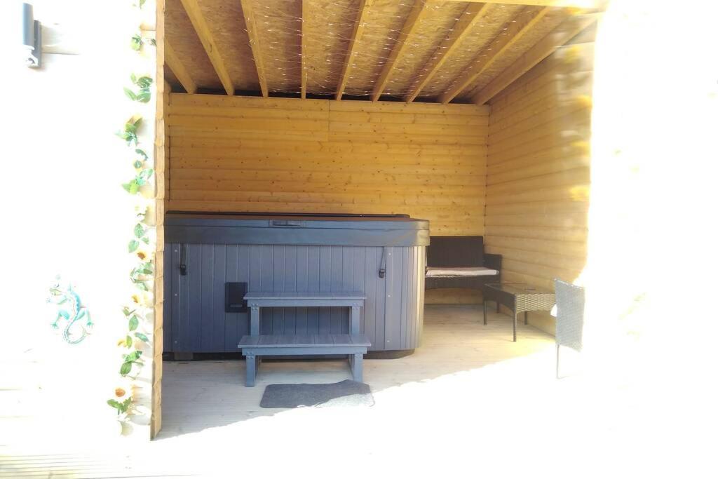 The Cottage - Hot Tub - Nr Glasgow - Self Check-In Coatbridge Exteriér fotografie