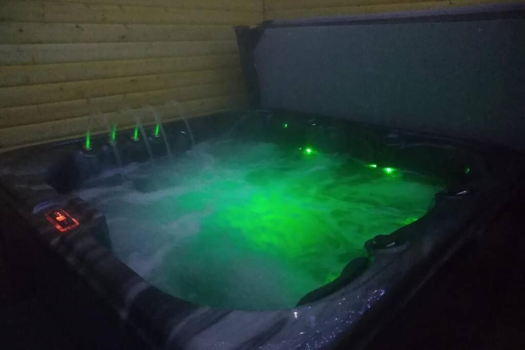 The Cottage - Hot Tub - Nr Glasgow - Self Check-In Coatbridge Exteriér fotografie