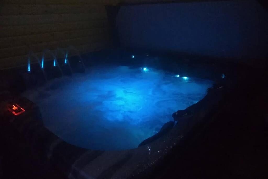 The Cottage - Hot Tub - Nr Glasgow - Self Check-In Coatbridge Exteriér fotografie